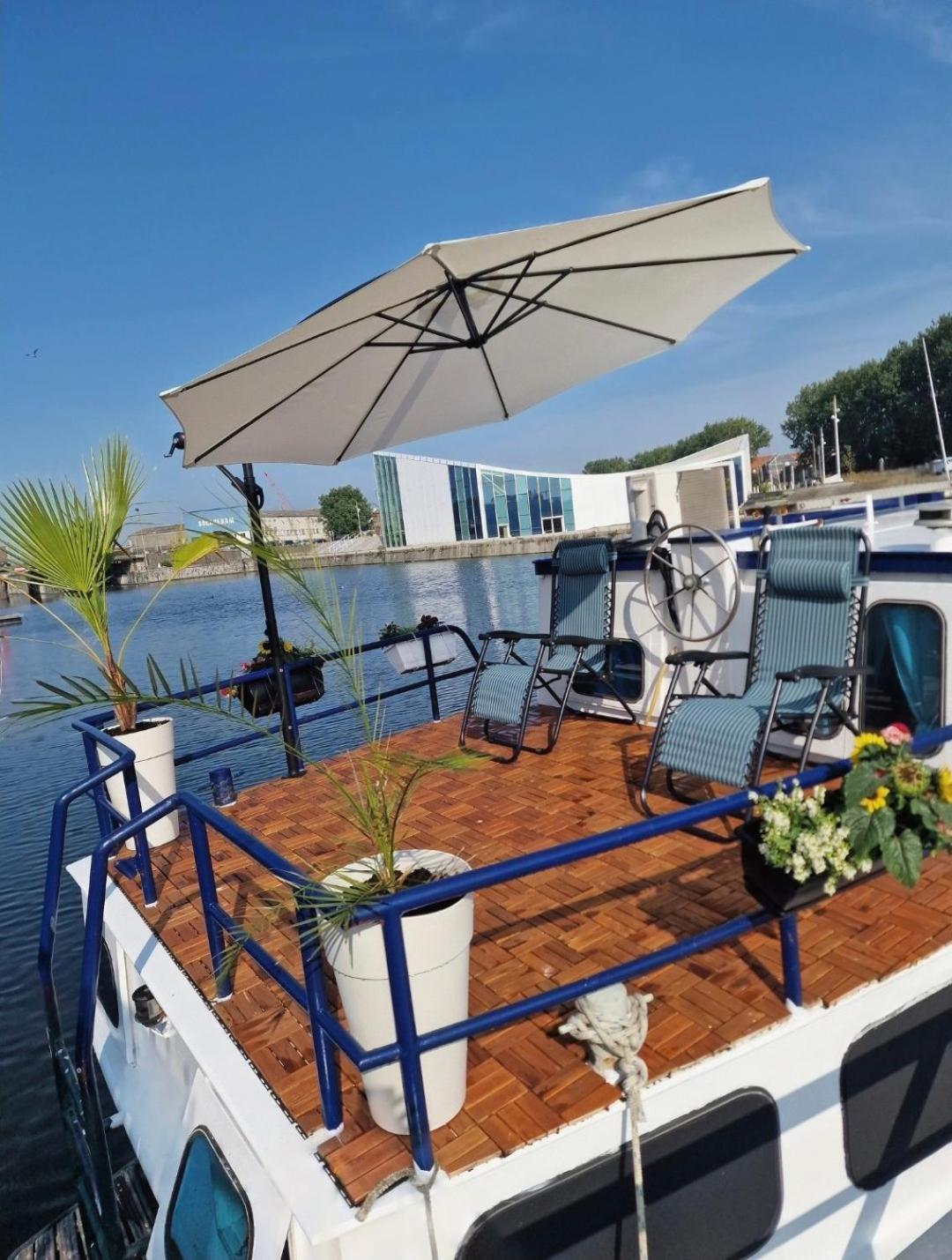 Calaidonia Boat House Otel Calais Dış mekan fotoğraf